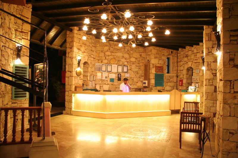 Grand Aquarium Apart İçmeler Exterior photo