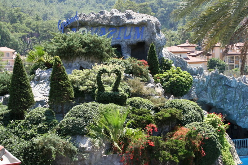 Grand Aquarium Apart İçmeler Exterior photo