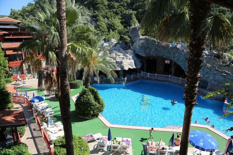 Grand Aquarium Apart İçmeler Exterior photo