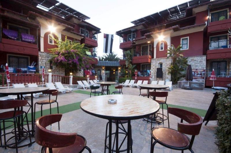 Grand Aquarium Apart İçmeler Exterior photo