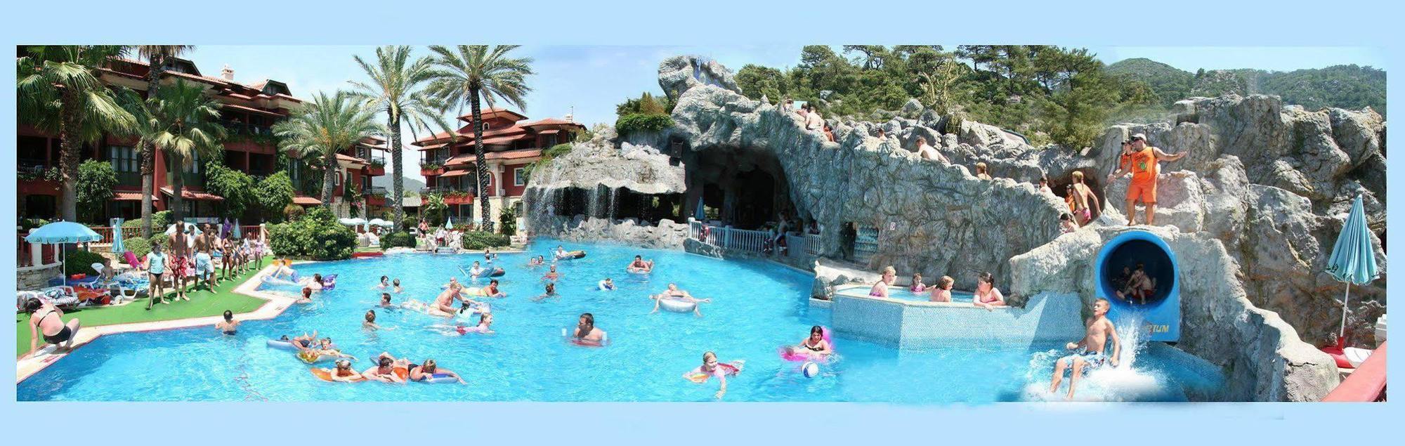 Grand Aquarium Apart İçmeler Exterior photo