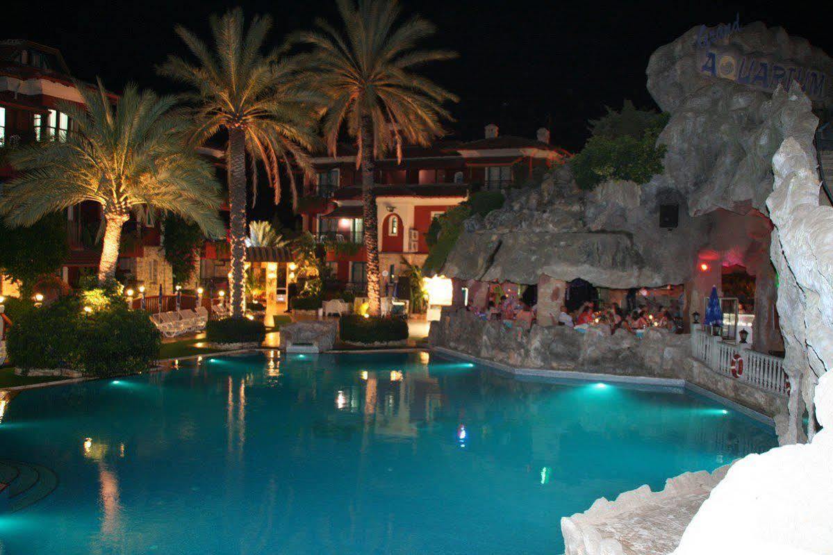 Grand Aquarium Apart İçmeler Exterior photo